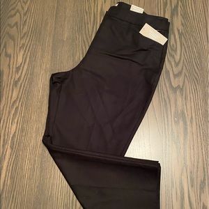 NWT Chicos Fabulously Slimming Crop